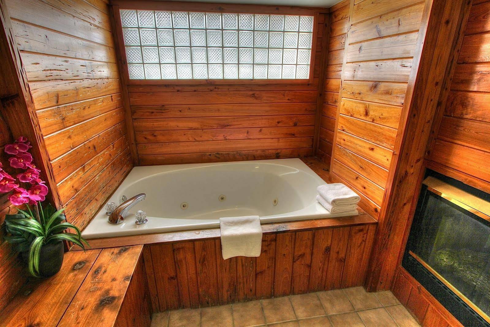 Howard Johnson By Wyndham Downtown Gatlinburg Extérieur photo