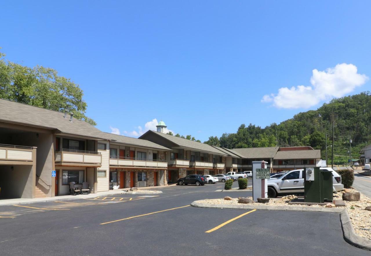 Howard Johnson By Wyndham Downtown Gatlinburg Extérieur photo
