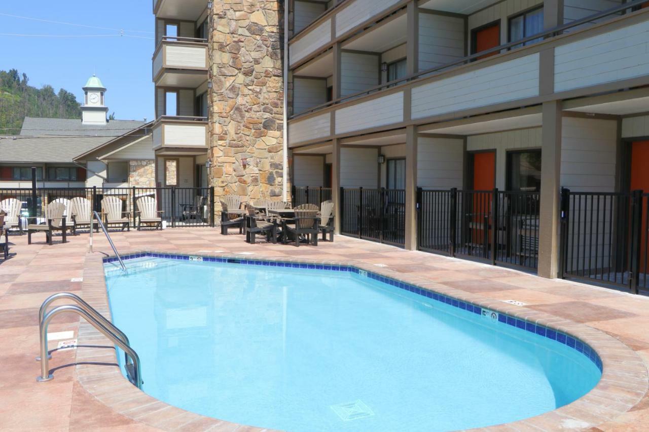 Howard Johnson By Wyndham Downtown Gatlinburg Extérieur photo