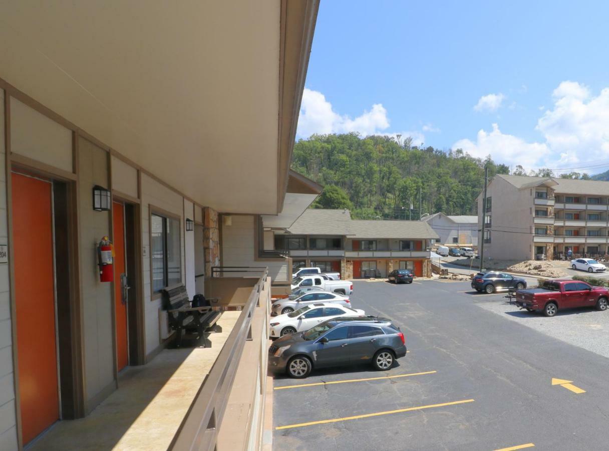Howard Johnson By Wyndham Downtown Gatlinburg Extérieur photo